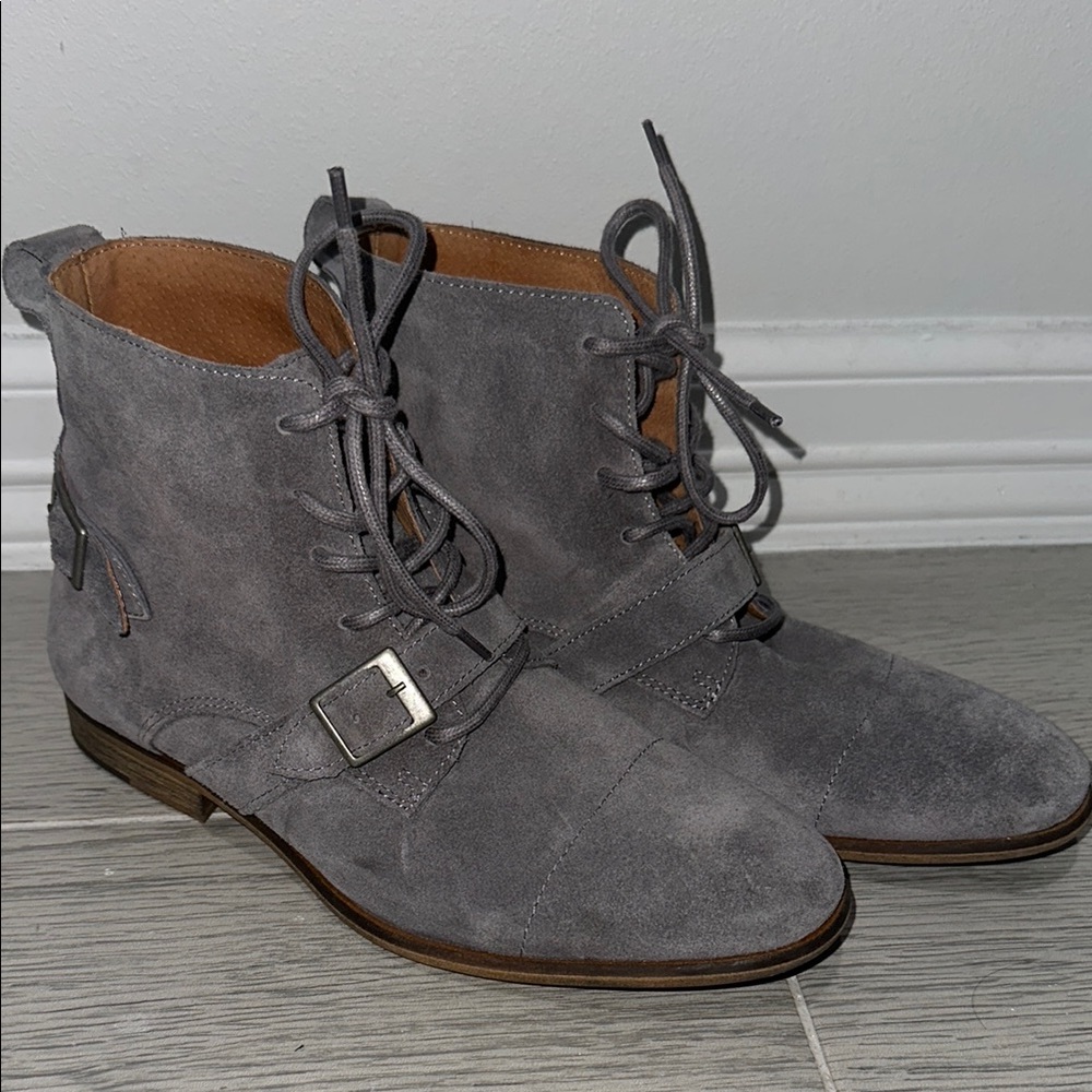 Steve Madden Gray Suede Ankle Boots with Lace-Up Design